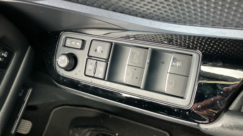 Toyota C-HR 1.8 Hybrid Design 5dr CVT Hybrid Hatchback